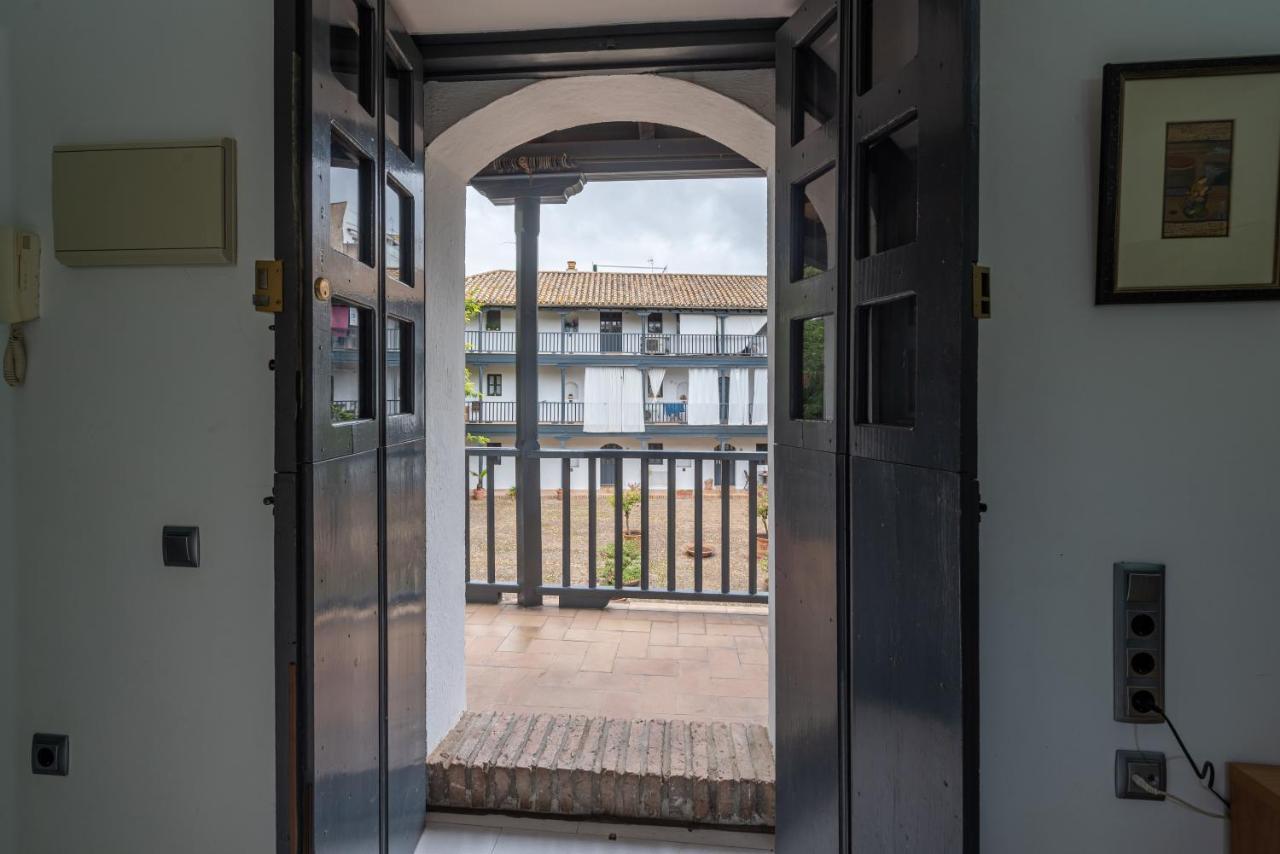Apartamento En Monumento Historico Nacional Corral Del Conde-Duque De Olivares Sevilla Kültér fotó