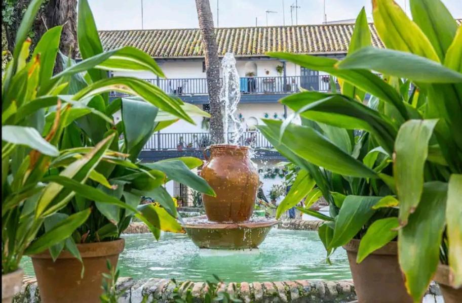 Apartamento En Monumento Historico Nacional Corral Del Conde-Duque De Olivares Sevilla Kültér fotó