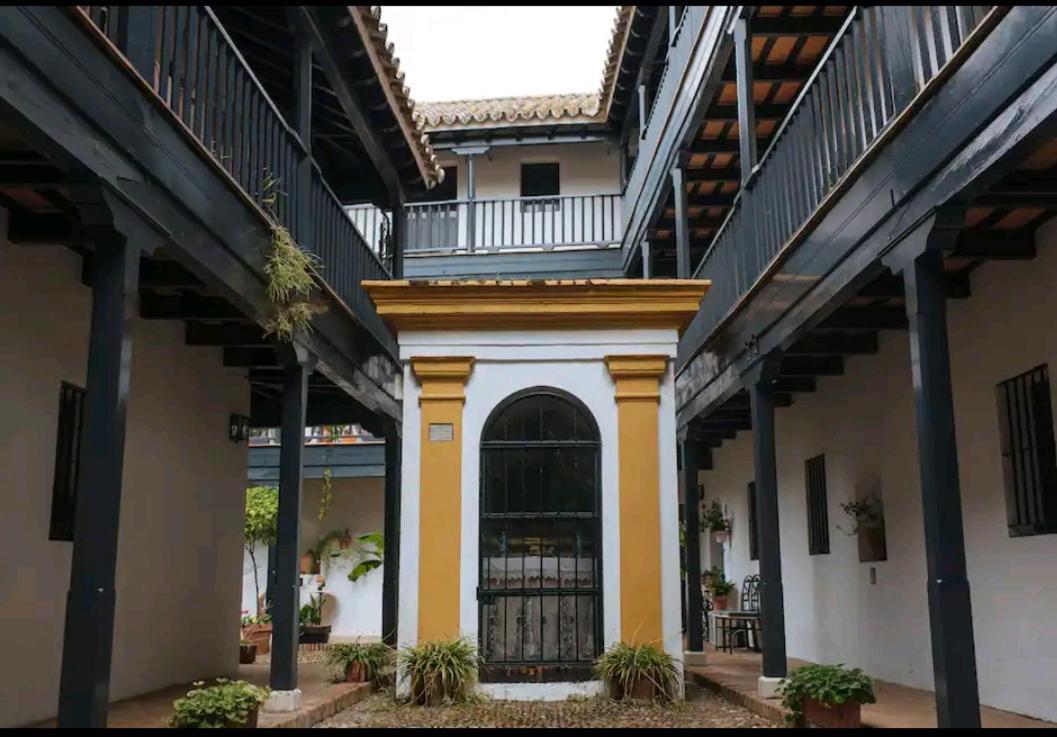 Apartamento En Monumento Historico Nacional Corral Del Conde-Duque De Olivares Sevilla Kültér fotó
